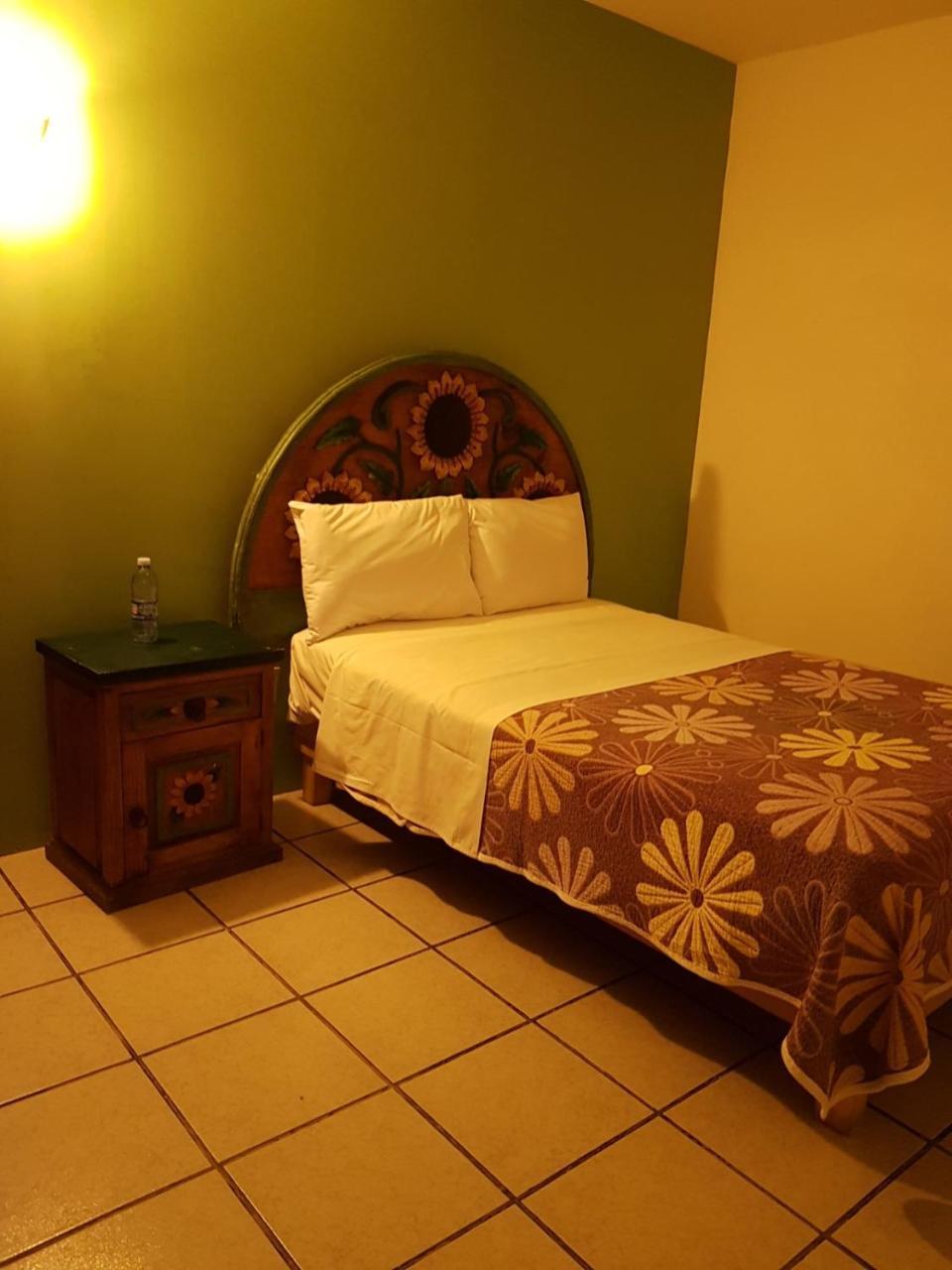 Hotel Meson Mariano Matamoros Queretaro Ngoại thất bức ảnh